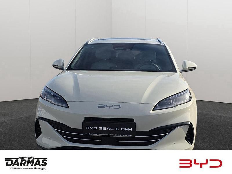 Neu BYD Seal Comfort 212 PS (155 kW) 2025 Beige Limousine