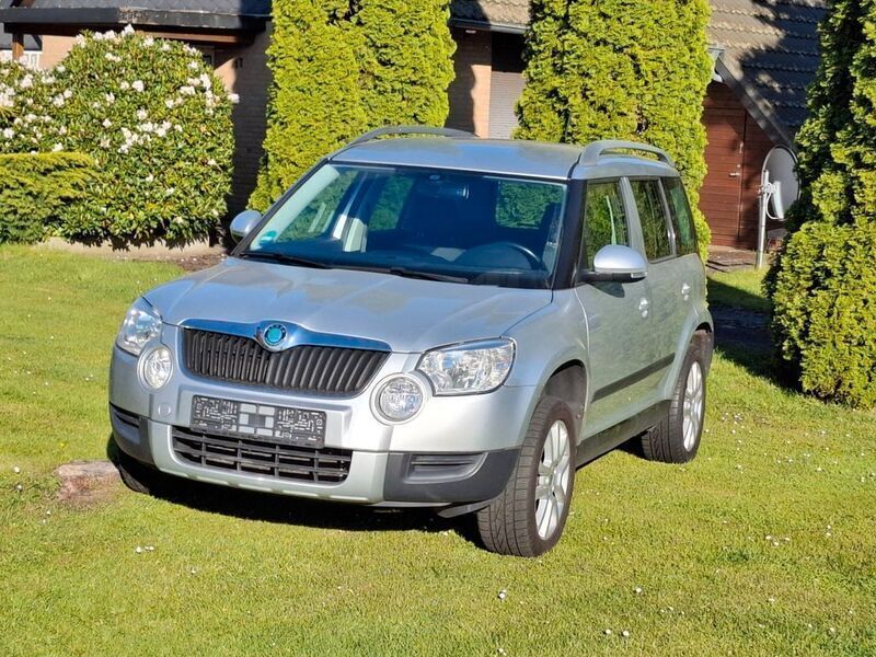 Silber Gebraucht 2011 Skoda Yeti Ambition SUV | 5.550 € (Fairer Preis) - Bild 1/4