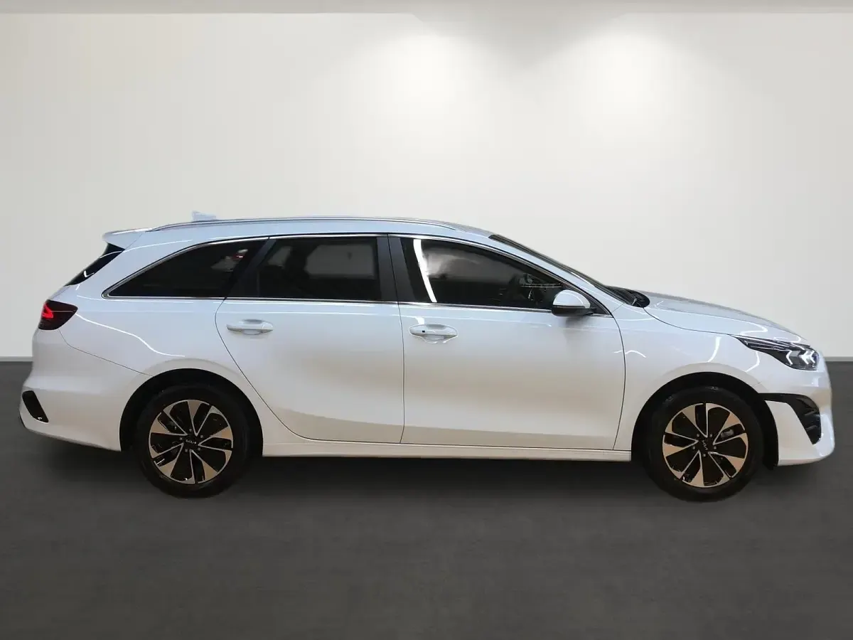 Gebraucht Kia Ceed Sportswagon Vision 141 PS (103 kW) 2022 Weiß Kombi