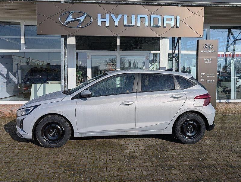 Gebraucht Hyundai i20 101 PS (74 kW) 2025 Grau Kleinwagen