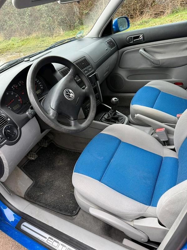 Gebraucht VW Golf IV 105 PS (77 kW) 2001 Blau Limousine