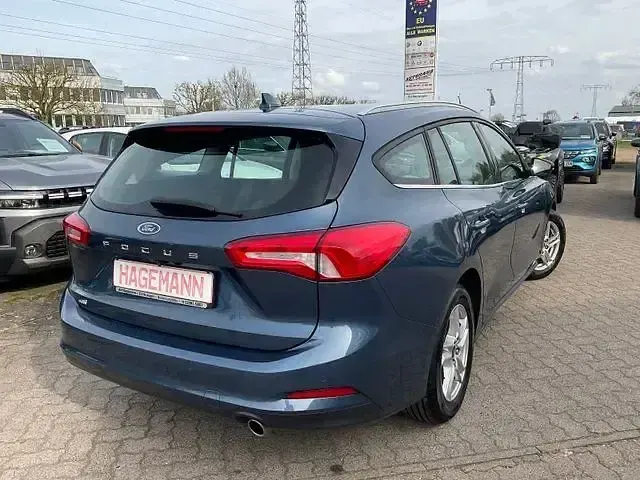 Używany Ford Focus Cool & Connect 125 KM (91 kW) 2022 Niebieski Kombi