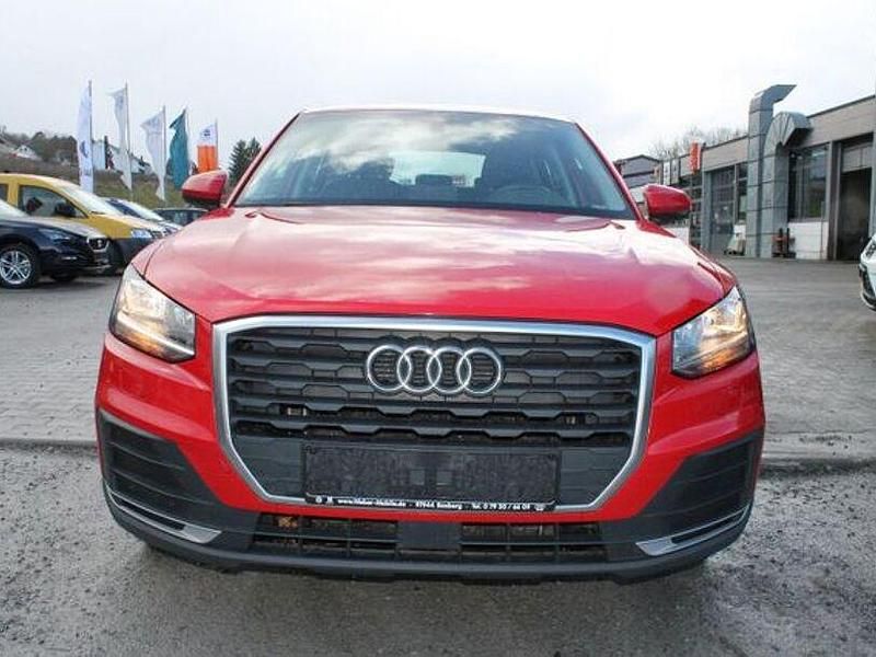 Gebraucht Audi Q2 Comfort 116 PS (85 kW) 2016 Rot SUV
