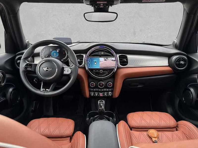 Gebraucht Mini Cooper 136 PS (100 kW) 2023 Midnight black Kleinwagen