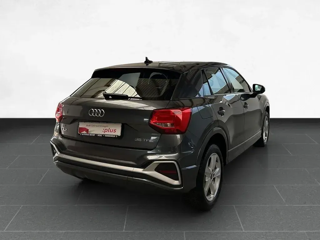 Gebraucht Audi Q2 S-Line 150 PS (110 kW) 2024 Grau SUV