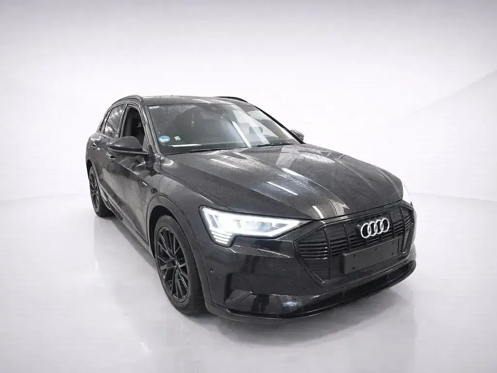 Gebraucht Audi e-tron Advanced Plus 300 kW (408 PS) 2023 Mythosschwarz metallic SUV