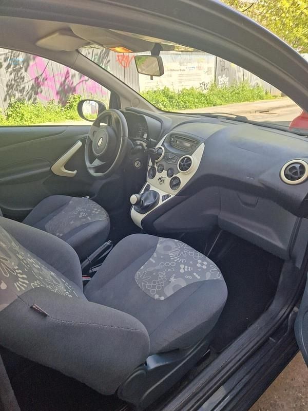 Second-hand Ford Ka 69 CP (50 kW) 2009 Negru Hatchback