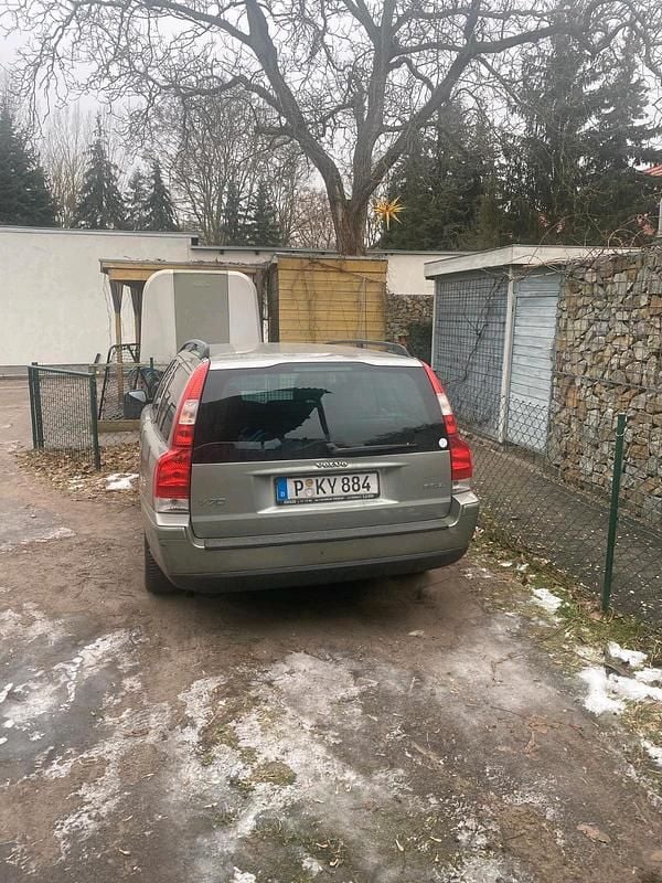 Gebraucht Volvo V70 140 PS (102 kW) 2005 Grün Kombi