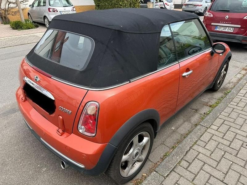 Second-hand Mini Cooper Cabriolet 116 CP (85 kW) 2006 Portocaliu Cabrio