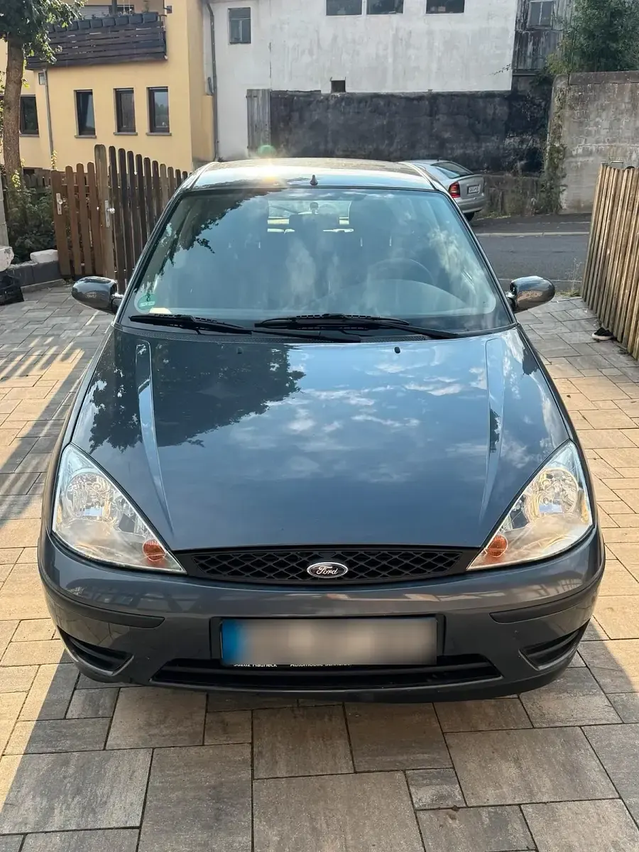 Gebraucht Ford Focus 75 PS (55 kW) 2004 Grau Kleinwagen