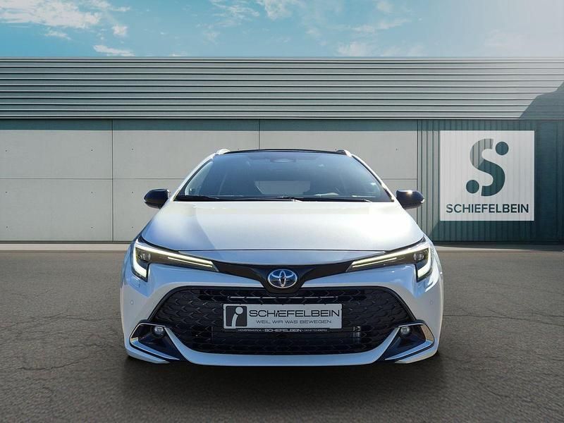 Neu Toyota Corolla Lounge 178 PS (130 kW) 2026 Platinumweiß perleffekt Limousine