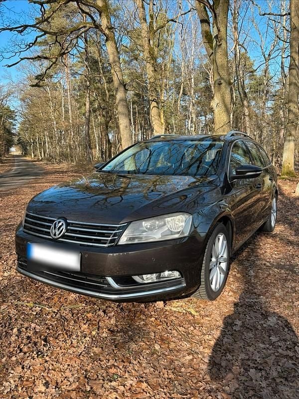 Gebraucht VW Passat Highline 140 PS (102 kW) 2012 Braun Kombi