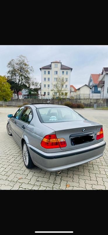 Grau Gebraucht 2004 BMW 318 Limousine | 2.200 € (Fairer Preis) - Bild 1/4