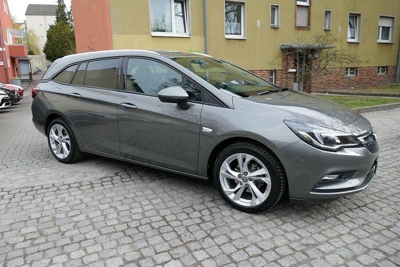 Gebraucht Opel Astra Dynamic 105 PS (77 kW) 2018 Grau Kombi