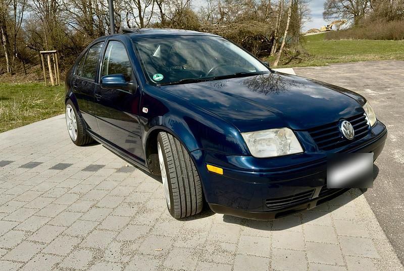 Second-hand VW Bora 174 CP (127 kW) 2000 Albastru Berlinǎ