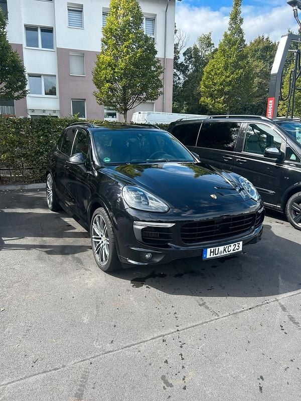 Schwarz Gebraucht 2017 Porsche Cayenne Sport SUV | 28.900 € (Fairer Preis) - Bild 1/4