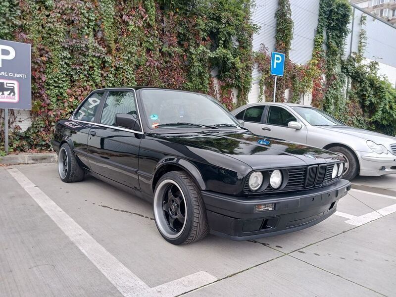 Schwarz Gebraucht 1990 BMW 316 Performance | 7.500 € - Bild 1/4