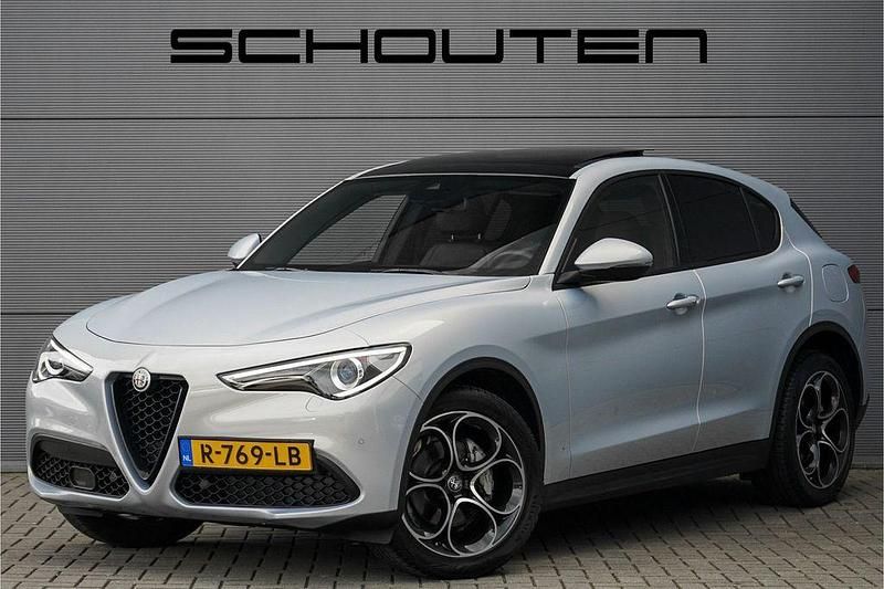 Weiß Gebraucht 2022 Alfa Romeo Stelvio Sprint SUV | 26.898 € (Fairer Preis) - Bild 1/3