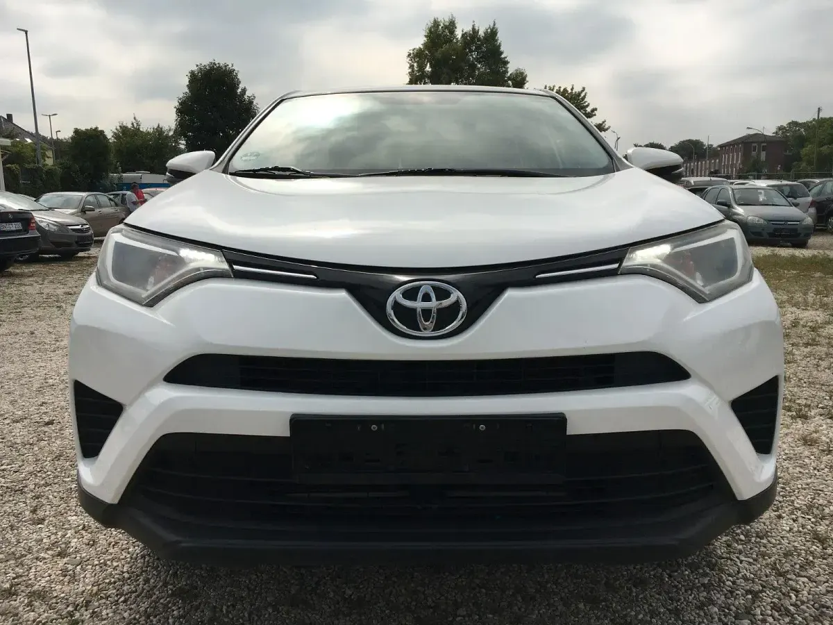 Gebraucht Toyota RAV4 Basis 152 PS (111 kW) 2017 Weiß SUV