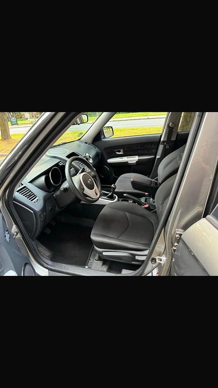 Gebraucht Kia Soul 128 PS (94 kW) 2012 Grau SUV