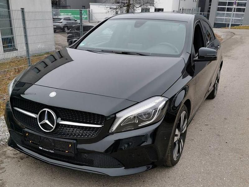Gebraucht Mercedes A220 177 PS (130 kW) 2016 Schwarz Limousine