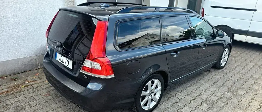 Gebraucht Volvo V70 Summum 181 PS (133 kW) 2016 Grau Kombi