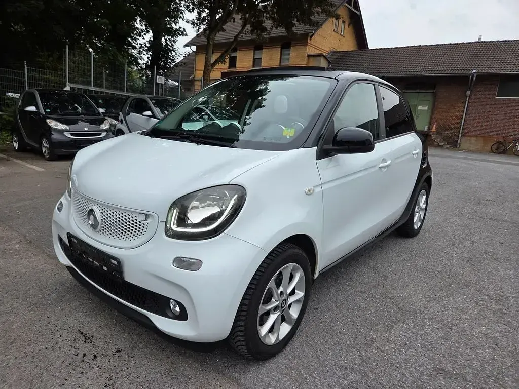 Gebraucht Smart ForFour Passion 71 PS (52 kW) 2015 Weiß Kleinwagen