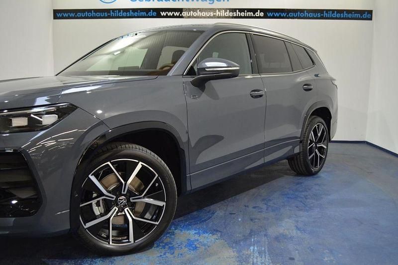 Gebraucht VW Tayron R-line 193 PS (141 kW) 2025 Grau SUV