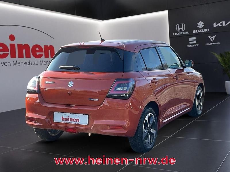 Gebraucht Suzuki Swift Comfort+ 83 PS (61 kW) 2025 Orange Limousine