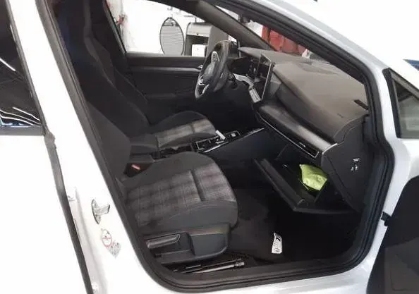 Gebraucht VW Golf VIII GTE 272 PS (200 kW) 2025 Oryxweiss perlmutteffekt Limousine