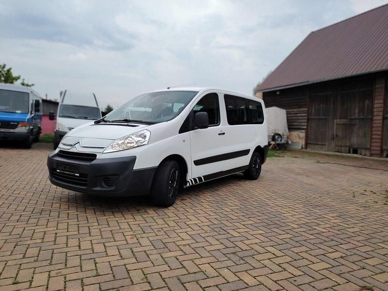 Weiß Gebraucht 2011 Citroën Jumpy Van / Kleinbus | 9.990 € - Bild 1/4