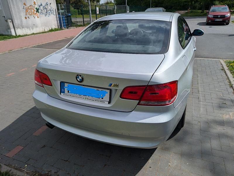 Gebraucht BMW 320 170 PS (125 kW) 2007 Silber Coupé