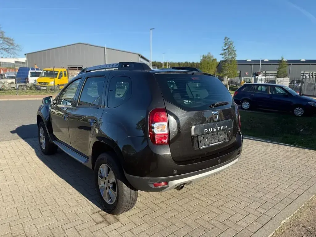 Gebraucht Dacia Duster Lauréate 125 PS (91 kW) 2016 Perlmuttschwarz SUV