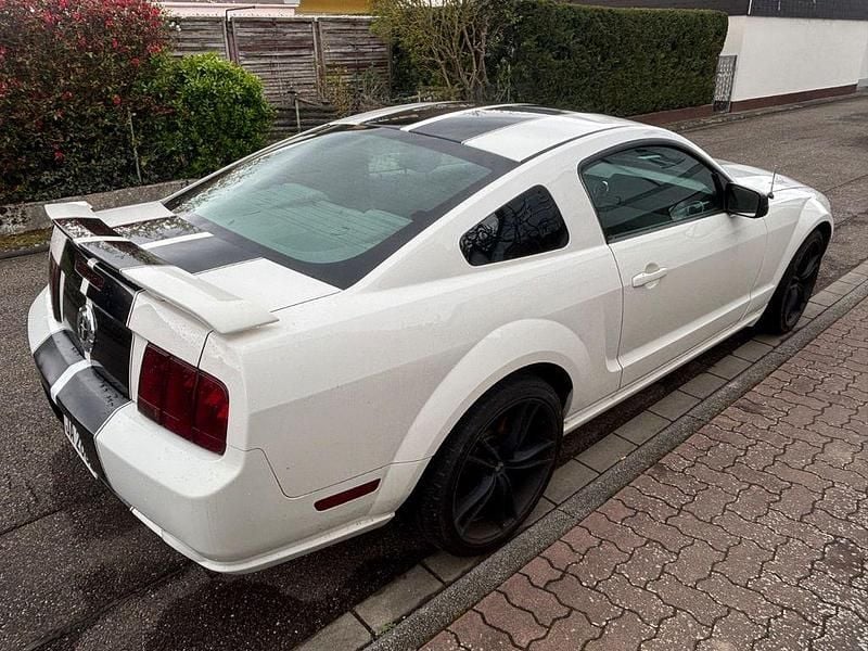 Second-hand Ford Mustang 213 CP (156 kW) 2006 Alb Coupe