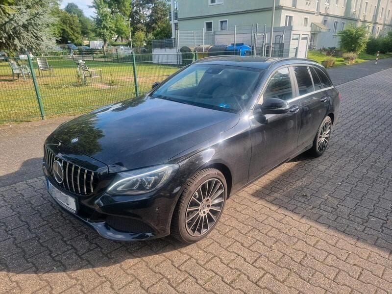 Schwarz Gebraucht 2016 Mercedes C220 Kombi | 13.999 € (Superpreis) - Bild 1/4