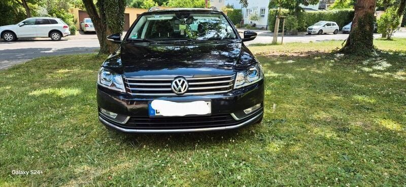 Schwarz Gebraucht 2013 VW Passat Comfortline Kombi | 7.900 € (Fairer Preis) - Bild 1/4