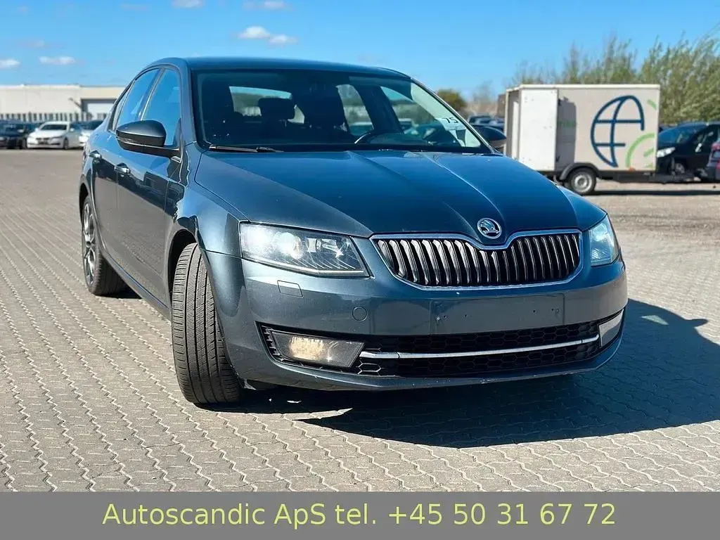 Używany Skoda Octavia Style 150 KM (110 kW) 2016 Szary Kombi