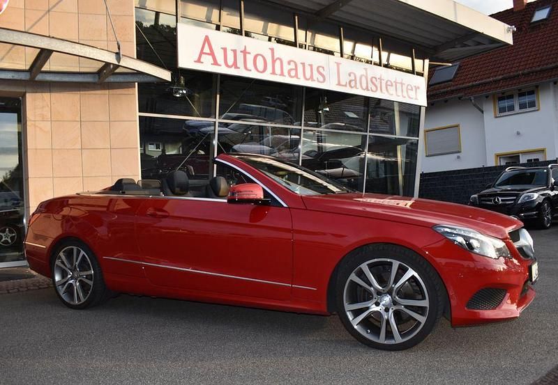Gebraucht Mercedes E220 Sport 170 PS (125 kW) 2016 Rot Cabrio