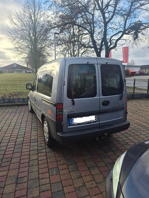 Second-hand Opel Combo 101 CP (74 kW) 2008 Argintiu Monovolum
