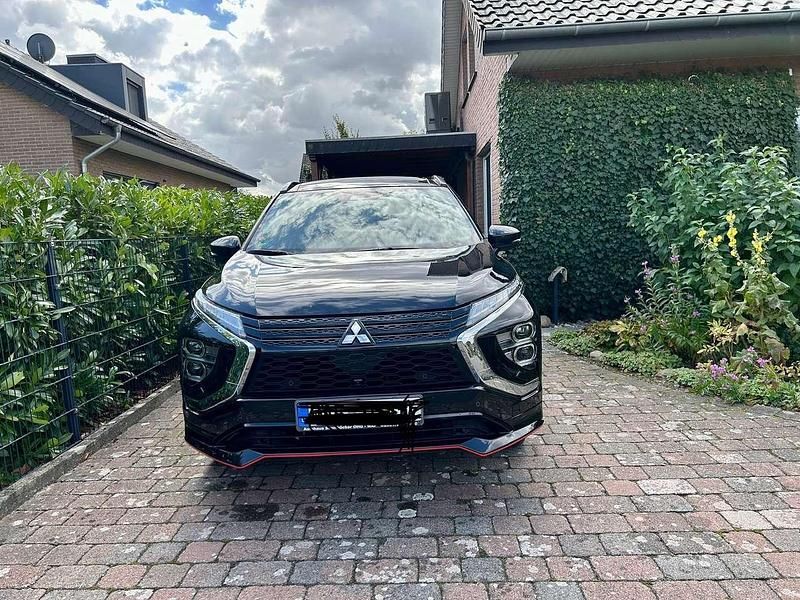 Schwarz Gebraucht 2021 Mitsubishi Eclipse Cross SUV | 23.000 € (Fairer Preis) - Bild 1/4