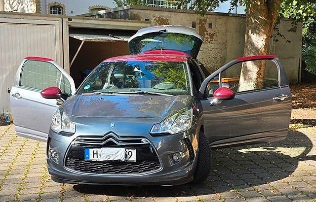 Grau Gebraucht 2011 Citroën DS3 So Chic Kleinwagen | 3.800 € (Guter Preis) - Bild 1/4