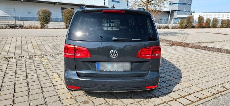 Gebraucht VW Touran Comfortline 140 PS (102 kW) 2015 Grau Van / Kleinbus