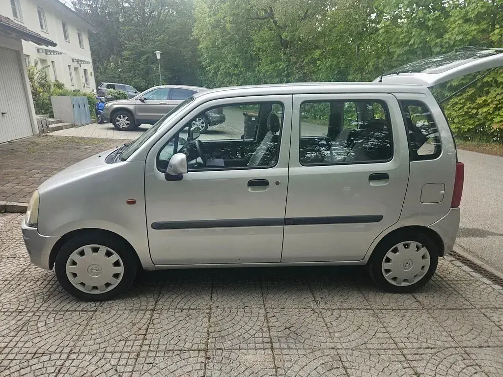 Gebraucht Opel Agila Elegance 75 PS (55 kW) 2002 Silber Van / Kleinbus