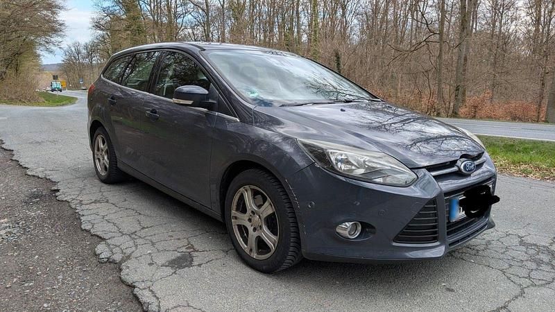 Gebraucht Ford Focus Trend 116 PS (85 kW) 2011 Grau Kombi