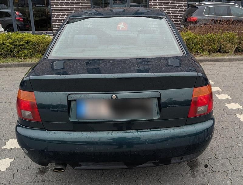 Gebraucht Audi A4 125 PS (91 kW) 1995 Grün Limousine