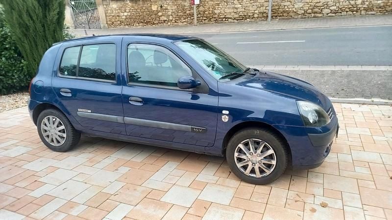 Blau Gebraucht 2003 Renault Clio II Kleinwagen | 2.000 € - Bild 1/4