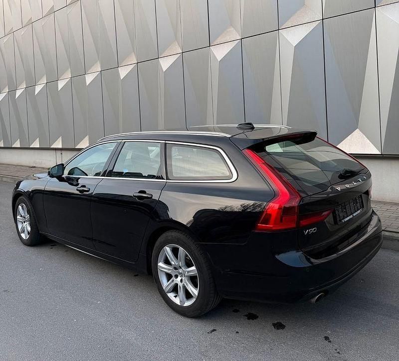 Gebraucht Volvo V90 Momentum 190 PS (139 kW) 2018 Schwarz Kombi