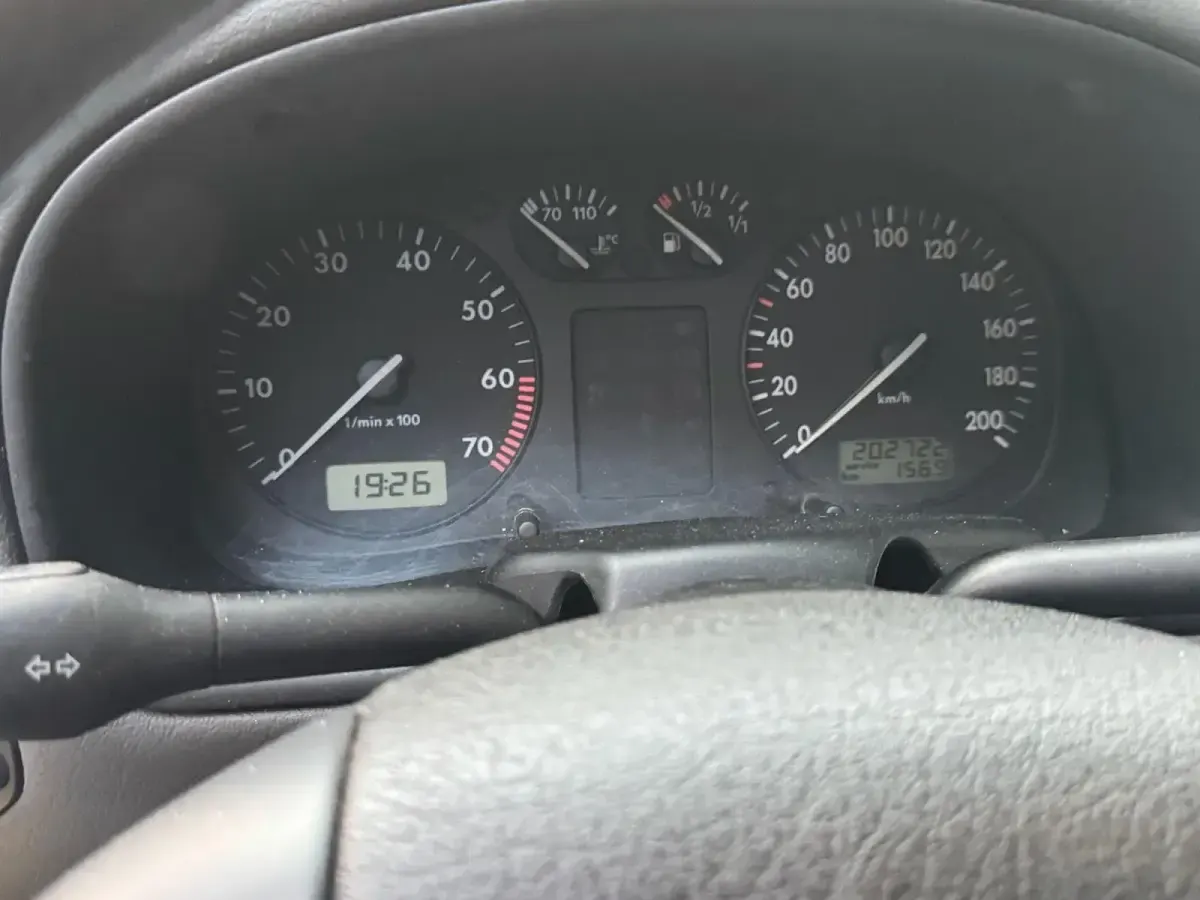 Gebraucht VW Polo 60 PS (44 kW) 1998 Grau Kleinwagen