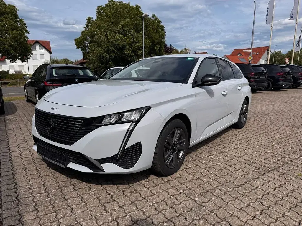 Gebraucht Peugeot 308 131 PS (96 kW) 2024 Weiß Limousine