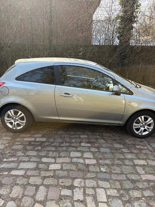 Gebraucht Opel Corsa 69 PS (50 kW) 2011 Grau Kleinwagen